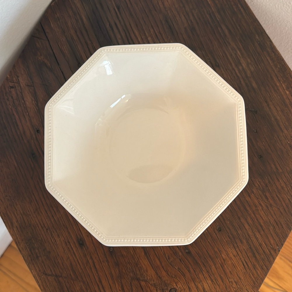 Johnson Bros England Heritage White Ironstone Octagonal Vegetable/Serving Bowl